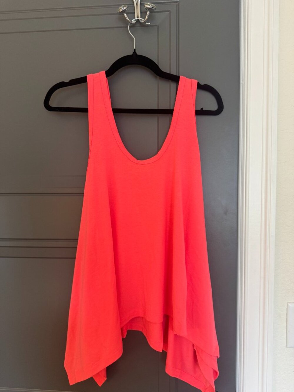 Zenana Hot Pinki Tank - Size M - Flowy